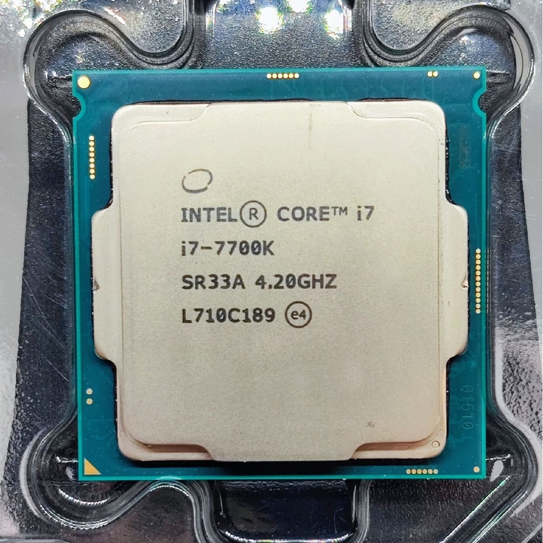 intel CPU core i7 7700k スマホ/家電/カメラのPC/タブレット(PCパーツ)の商品写真