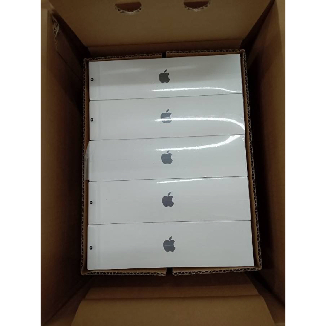 Apple(アップル)のApple  MM9C3J/A  iPadAir  第5世代(新品・未開封品) スマホ/家電/カメラのPC/タブレット(タブレット)の商品写真