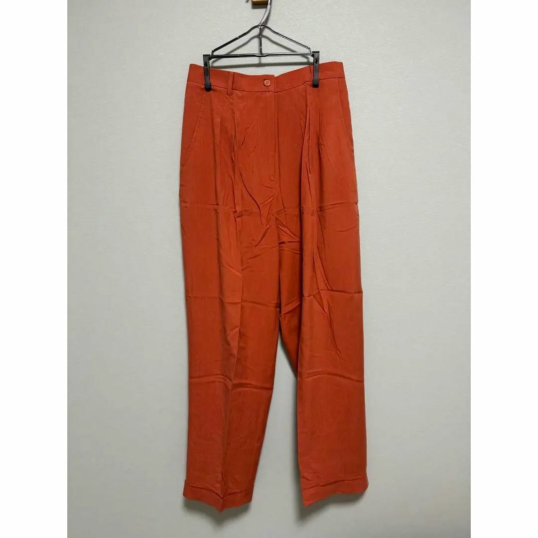 新品未使用 Jasmi ジャスミ 絹 100% パンツ L 赤 朱色 オレンジ レディースのパンツ(カジュアルパンツ)の商品写真