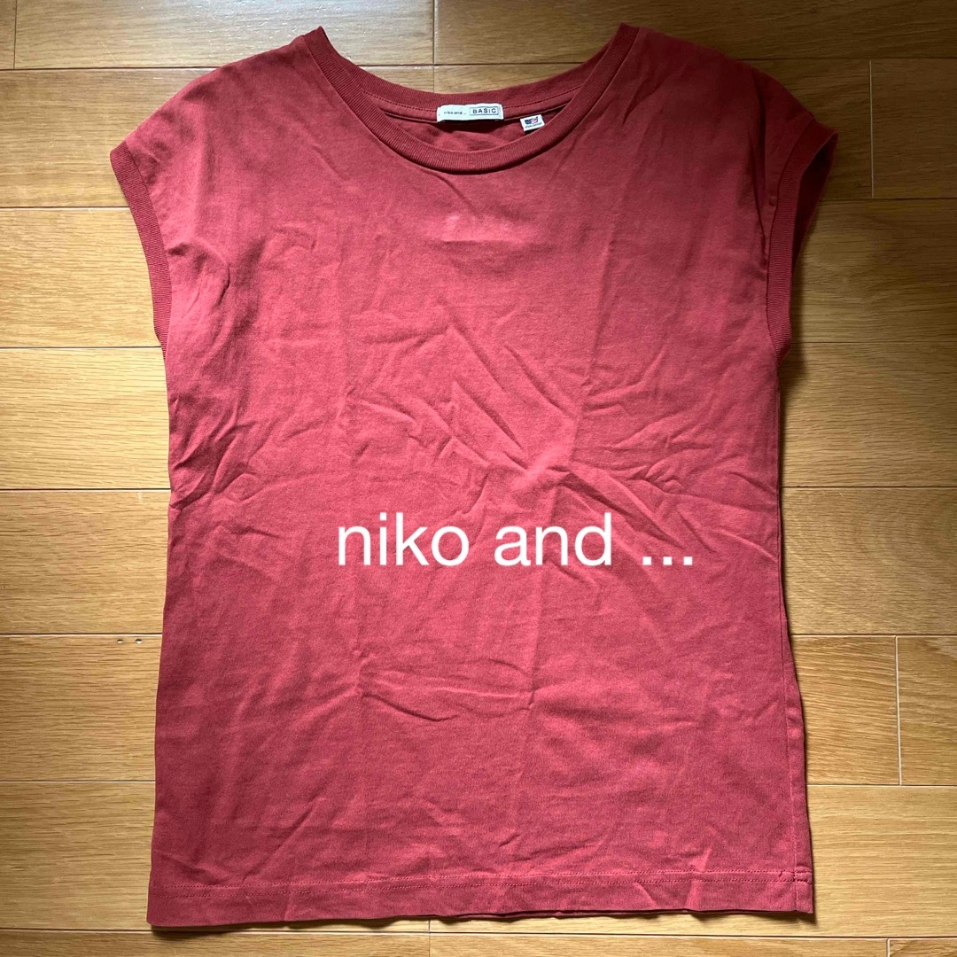 niko and...(ニコアンド)の未使用　niko and BASIC フレンチスリーブTシャツ　テラコッタ レディースのトップス(Tシャツ(半袖/袖なし))の商品写真
