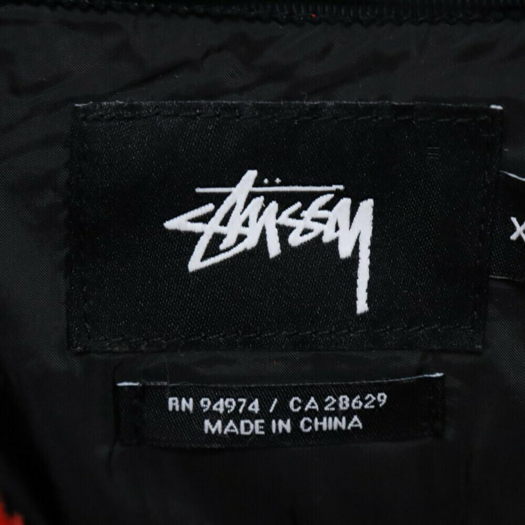 STUSSY(ステューシー)のSTUSSY ステューシー ロゴワッペン チェック柄 ジップアップ フリースジャケット レッド 111957-002 メンズのジャケット/アウター(フライトジャケット)の商品写真