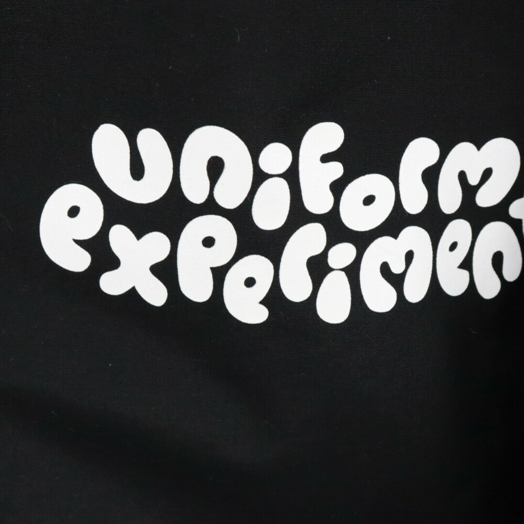 uniform experiment(ユニフォームエクスペリメント)のUNIFORM EXPERIMENT ユニフォームエクスペリメント 23AW INSANE COACH JACKET グラフィックロゴプリントコーチジャケット ブラック UE-232045 メンズのジャケット/アウター(フライトジャケット)の商品写真