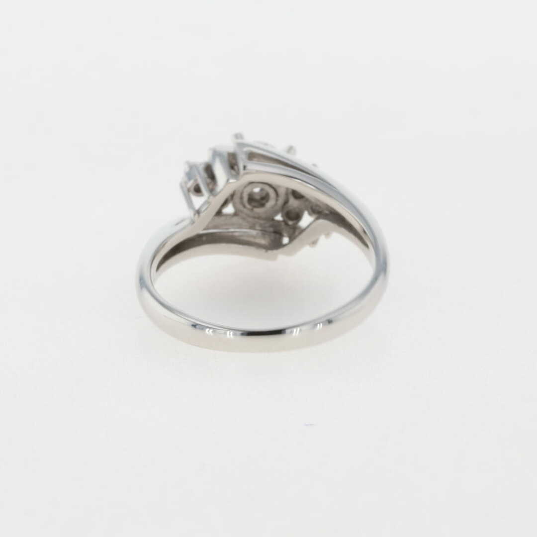 ダイヤモンド デザインリング 7号 Pt900 【中古】 レディースのアクセサリー(リング(指輪))の商品写真