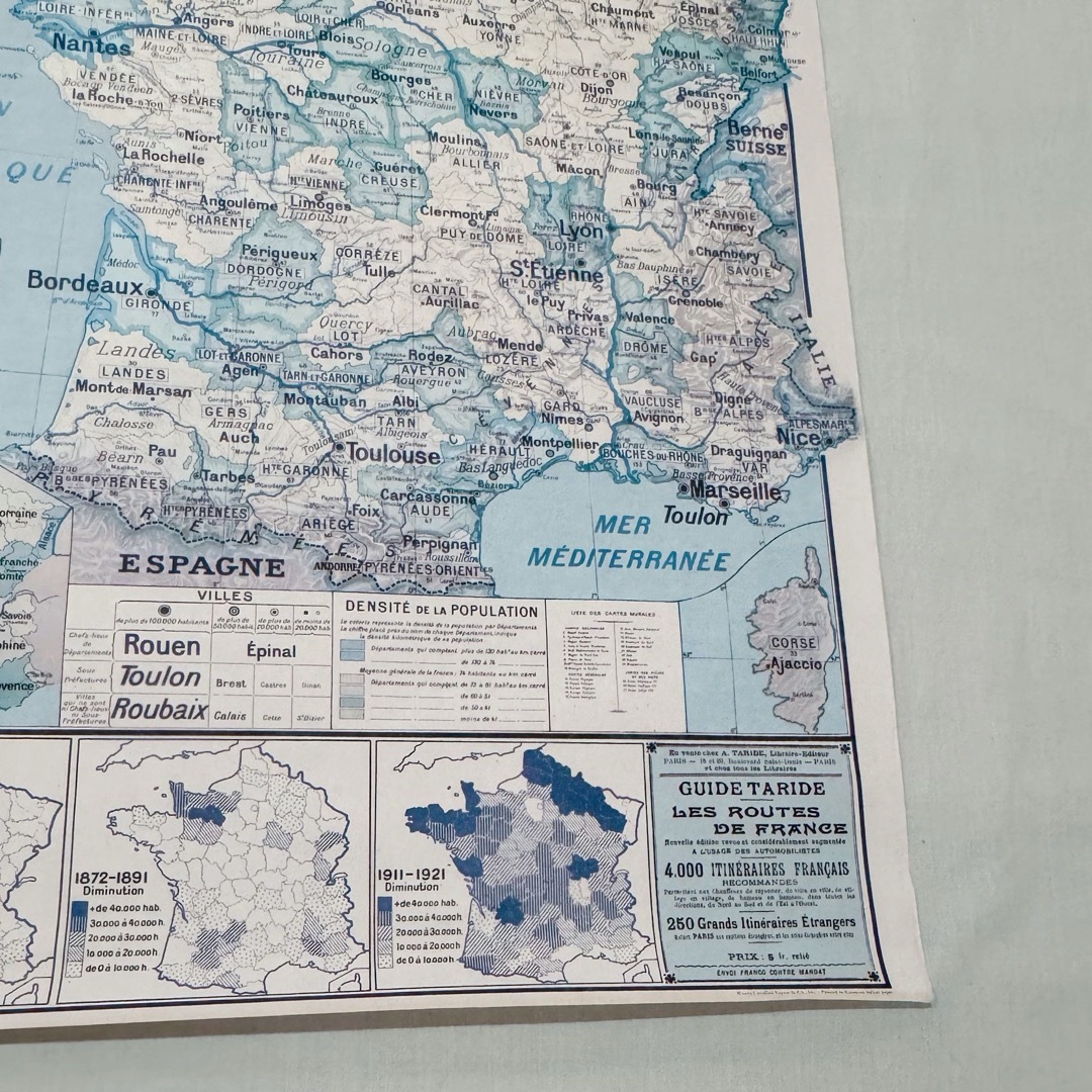 178 ｡*❁ FRANCE語 ♥ map 地図ポスター ❁*｡ エンタメ/ホビーのアート用品(絵の具/ポスターカラー)の商品写真