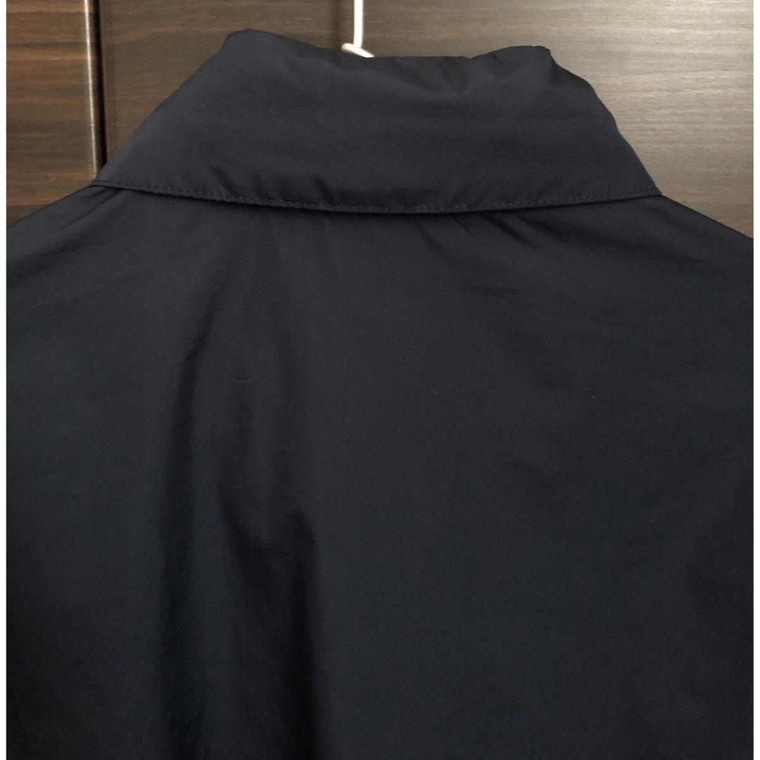 GAP(ギャップ)のGAP ウィンドブレーカー ネイビー 150 裏地ニット フード収納可 キッズ/ベビー/マタニティのキッズ服男の子用(90cm~)(ジャケット/上着)の商品写真