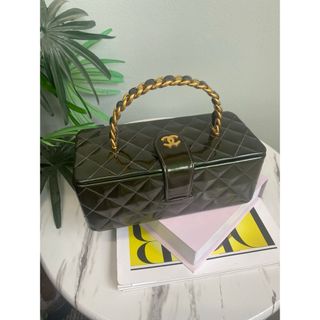 シャネル(CHANEL)のCHANEL シャネル バニティバッグ 鏡付き マトラッセ パテント グリーン(その他)