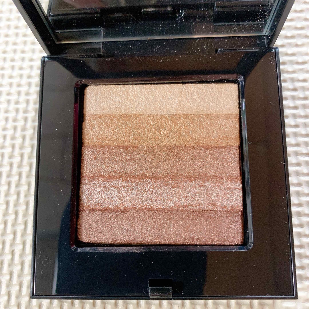 BOBBI BROWN(ボビイブラウン)のボビイブラウン　シマーブリック　アイシャドウ　フェイスパウダー コスメ/美容のベースメイク/化粧品(アイシャドウ)の商品写真