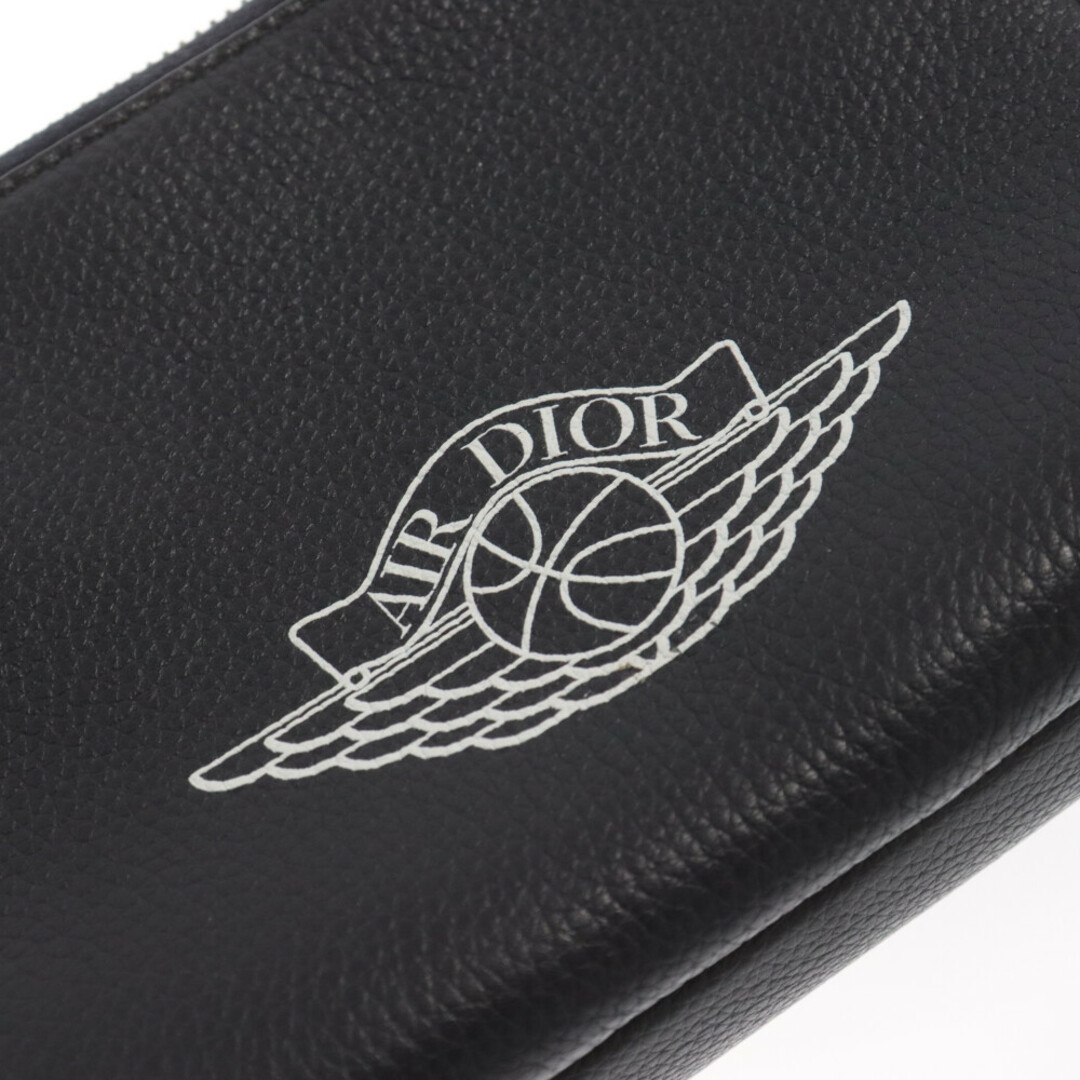 Dior(ディオール)のDIOR ディオール ×NIKE JORDAN BRAND AIR DIOR ZIPPED COMPACT SHOULDER BAG エアディオール ジップ コンパクト ショルダーバッグ ネイビー メンズのバッグ(ショルダーバッグ)の商品写真