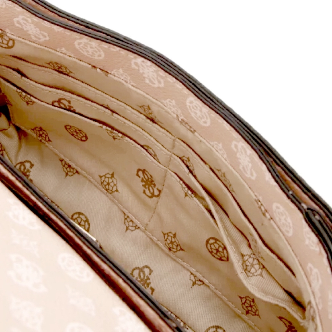 GUESS(ゲス)のセール⭐︎Crossbody Flap GUESSショルダーバッグ ピンク レディースのバッグ(ショルダーバッグ)の商品写真
