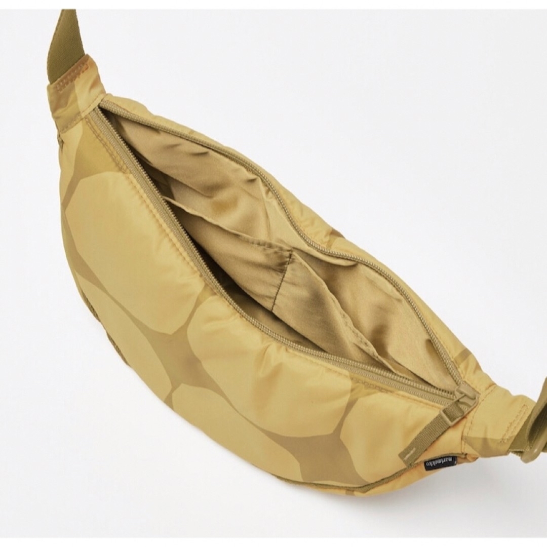 ユニクロ　新品　マリメッコ　ラウンドミニショルダーバッグ レディースのバッグ(ショルダーバッグ)の商品写真