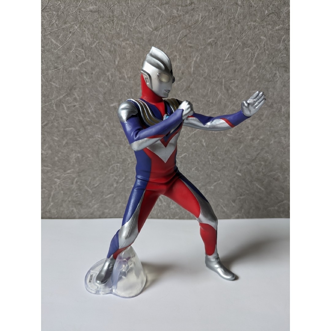 英雄勇像　ウルトラマンティガ　ウルトラマンダイナ　2種セット　※開封美品 エンタメ/ホビーのフィギュア(特撮)の商品写真