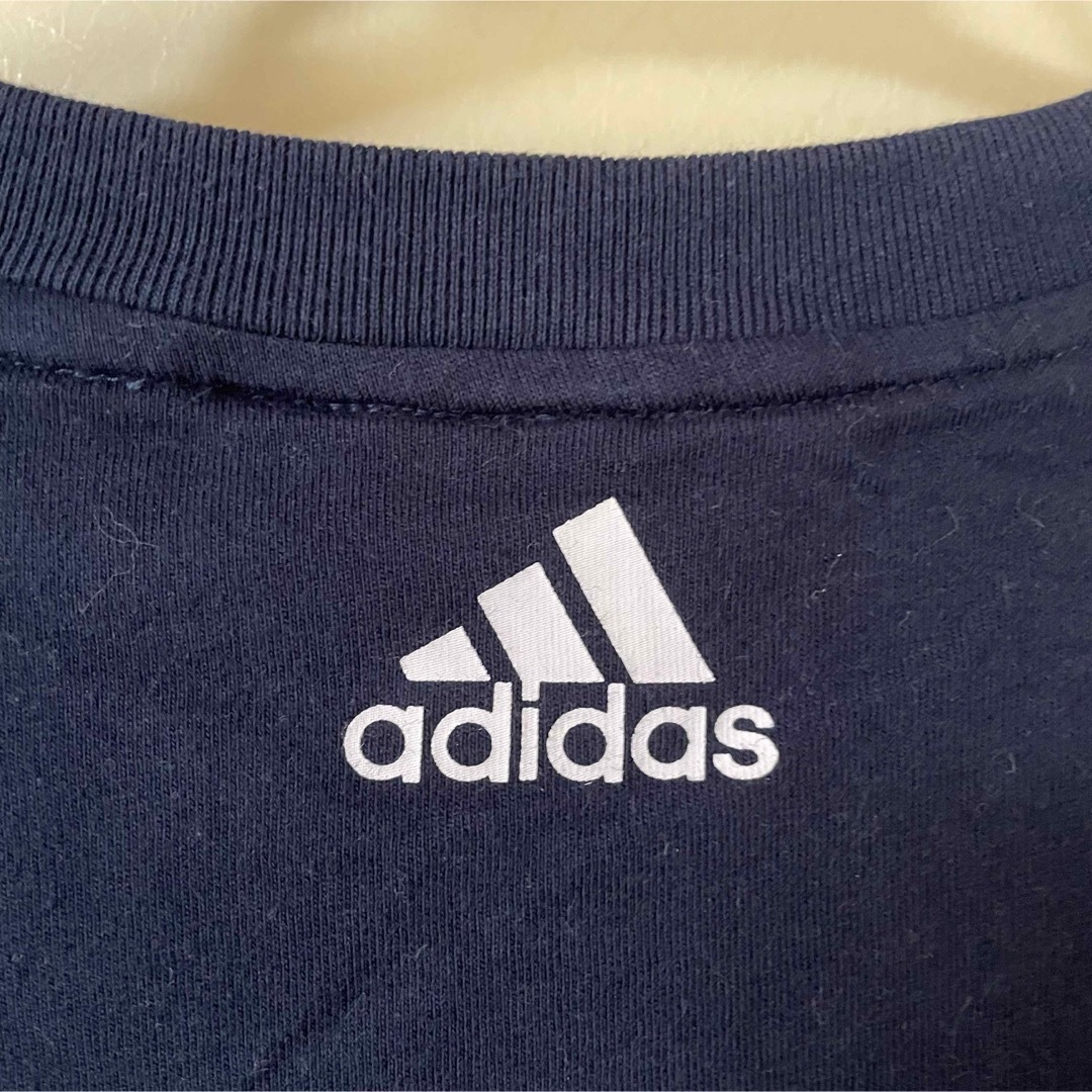 adidas(アディダス)のadidas 紺　ロゴTシャツ メンズのトップス(Tシャツ/カットソー(半袖/袖なし))の商品写真