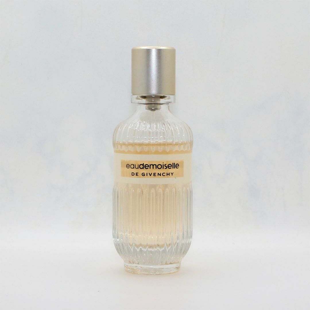 GIVENCHY(ジバンシィ)のジバンシー オードモワゼル 50ml オードモアゼル ジバンシイ 香水 コスメ/美容の香水(香水(女性用))の商品写真