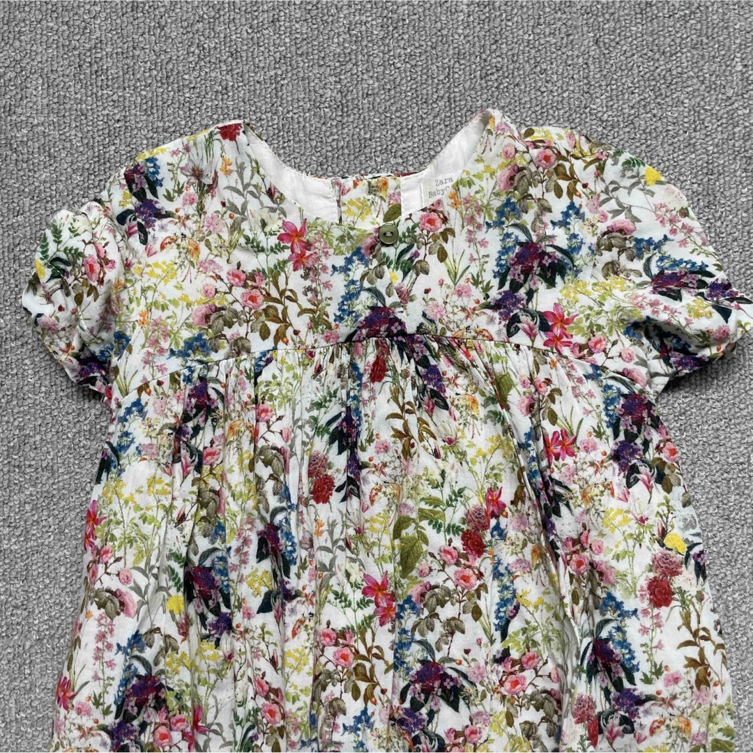 ZARA KIDS(ザラキッズ)のザラベビー　花柄ワンピース　80cm キッズ/ベビー/マタニティのベビー服(~85cm)(ワンピース)の商品写真