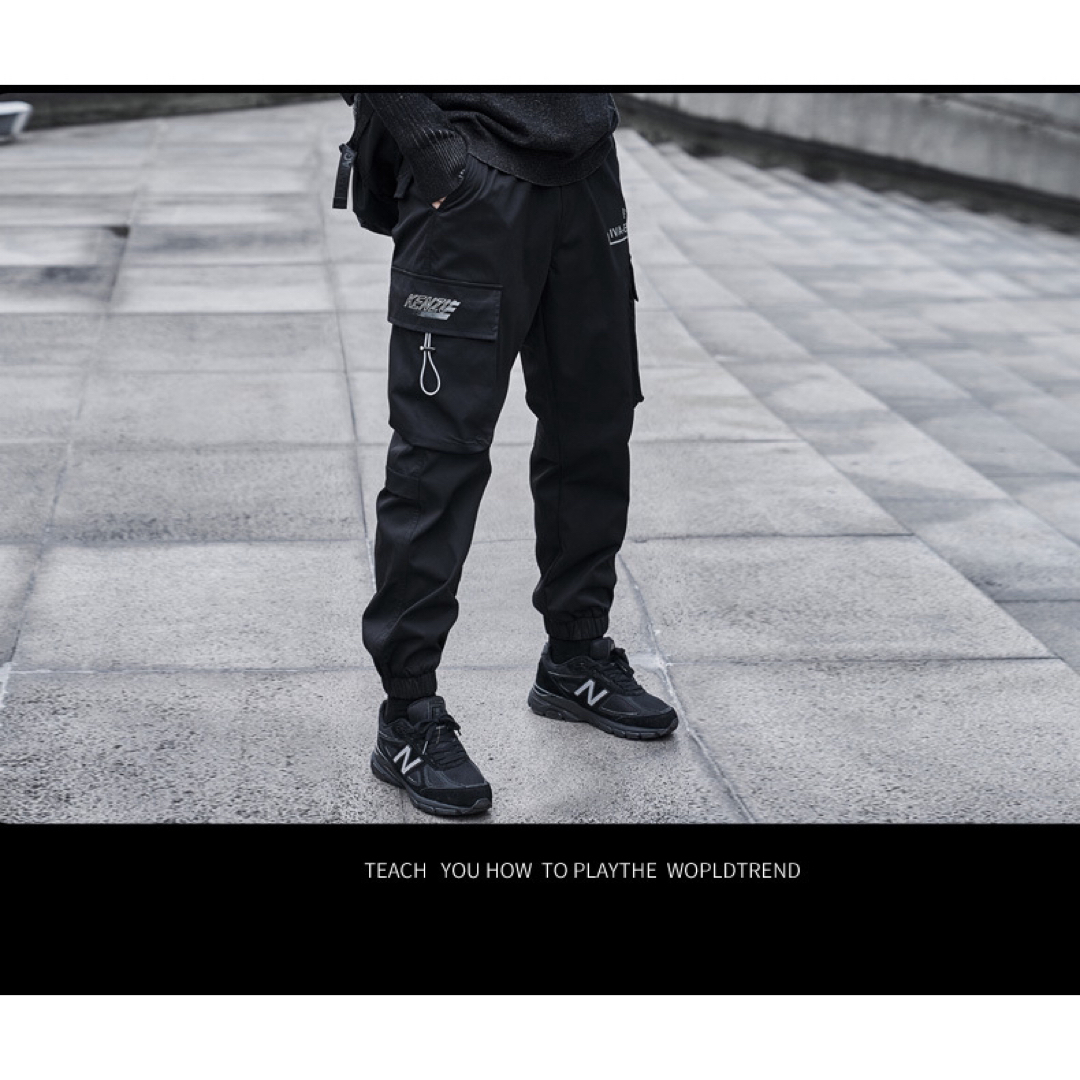 カーゴパンツ　L ブラック　トレンド　ミリタリー　カジュアル メンズのパンツ(ワークパンツ/カーゴパンツ)の商品写真