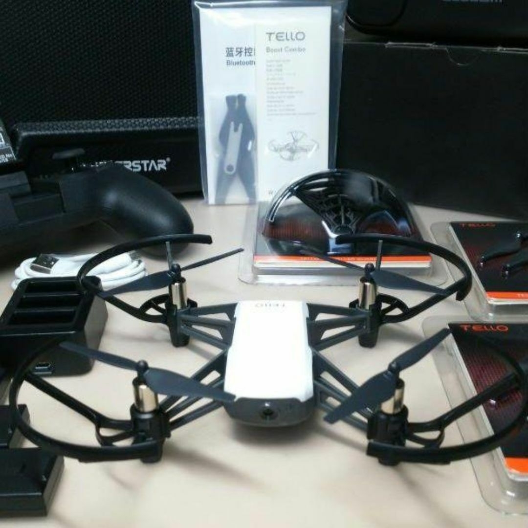 ドローン DJI Tello VR フルセット＋付属品 エンタメ/ホビーのおもちゃ/ぬいぐるみ(ホビーラジコン)の商品写真