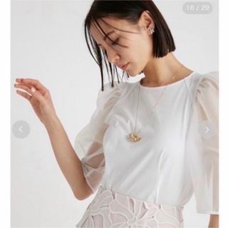 CELFORD - 今季販売中✨新品 チンツサテンプリーツブラウスの通販 by CELFORD - 今季販売中✨新品 チンツサテンプリーツブラウスの通販 by