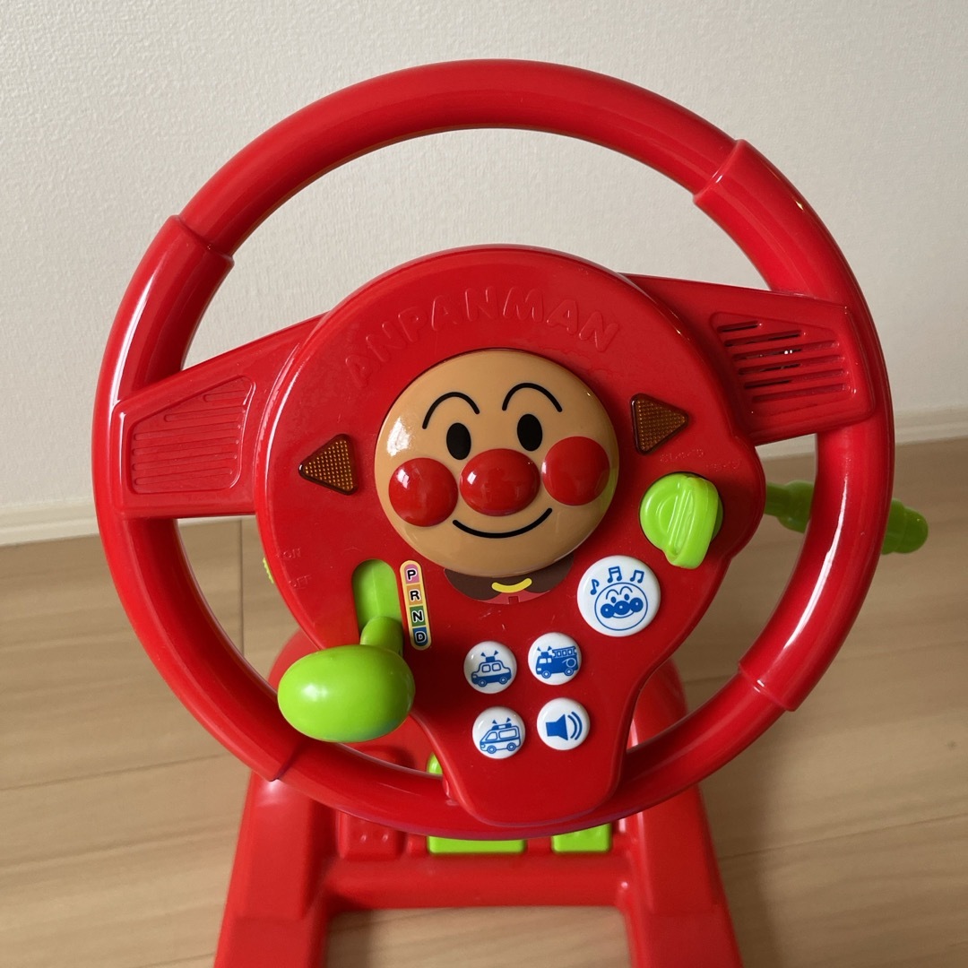アンパンマン(アンパンマン)のアンパンマン　運転　ドライバー　玩具 エンタメ/ホビーのおもちゃ/ぬいぐるみ(キャラクターグッズ)の商品写真