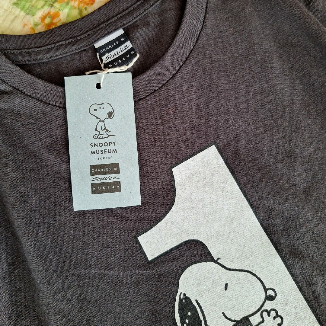 タグ付き！SNOOPY MUSEUM 1周年記念Tシャツ メンズのトップス(Tシャツ/カットソー(半袖/袖なし))の商品写真