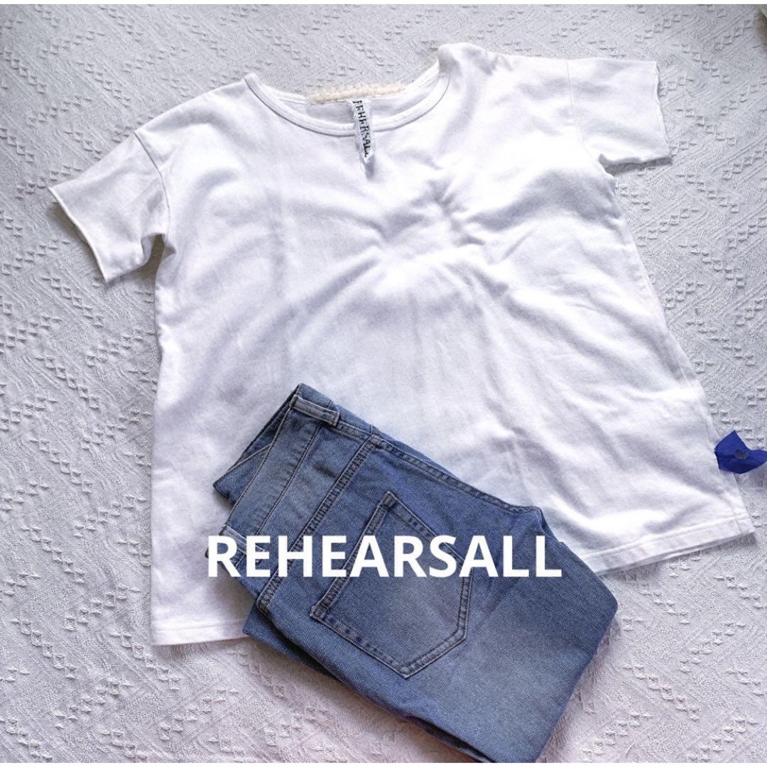 RehersalL(リハーズオール)のREHEARSALL Tシャツ　シンプル　レース　　しっかり生地　ゆるだぼ　美品 レディースのトップス(Tシャツ(半袖/袖なし))の商品写真