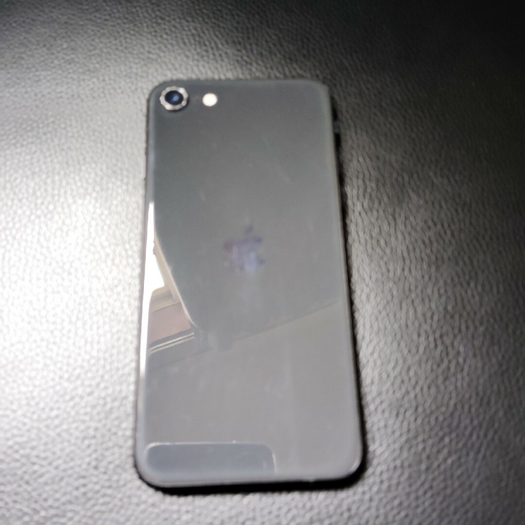 Apple(アップル)のiPhoneSE64G(第２世代(CIMフリー スマホ/家電/カメラのスマートフォン/携帯電話(スマートフォン本体)の商品写真