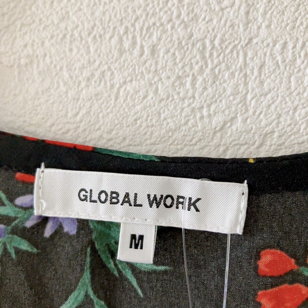 GLOBAL WORK(グローバルワーク)の新品 タグ付き グローバルワーク  UVカット カーディガン M ブラック 花柄 レディースのトップス(カーディガン)の商品写真