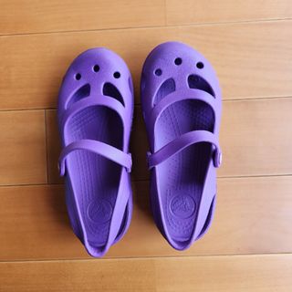 クロックス(crocs)のクロックス★パープルサンダル19.5㎝(サンダル)