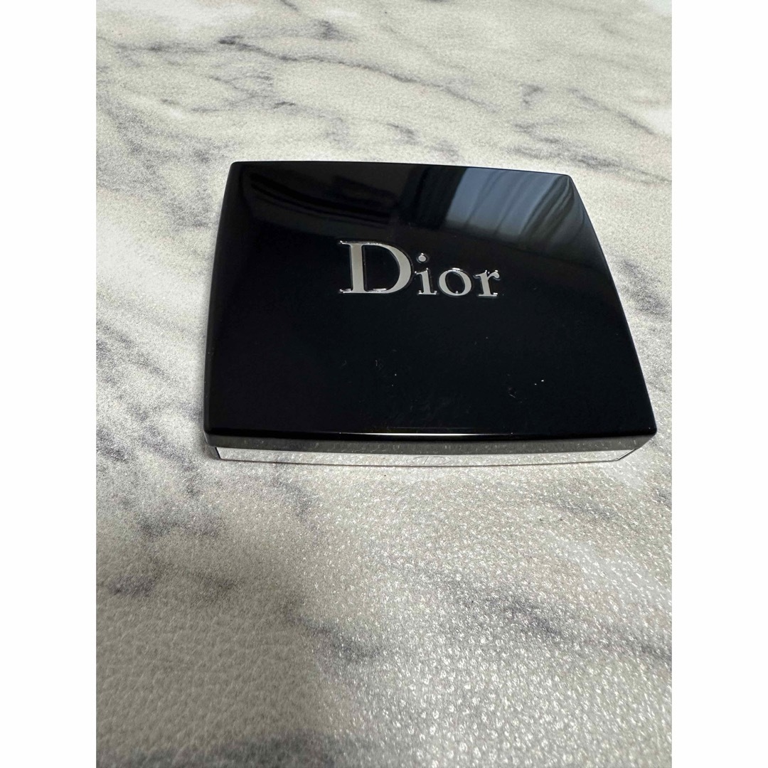 Christian Dior(クリスチャンディオール)のDiorサンク クルール クチュール559 PONCHO コスメ/美容のベースメイク/化粧品(アイシャドウ)の商品写真