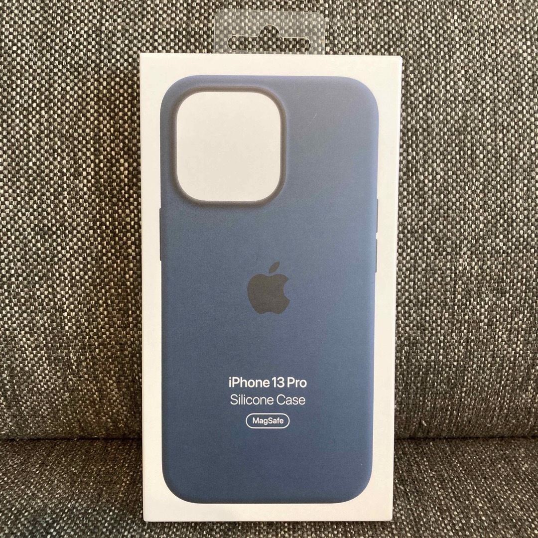 Apple(アップル)のアップル純正 iPhone13 Pro シリコンケース アビスブルー 新品 スマホ/家電/カメラのスマホアクセサリー(iPhoneケース)の商品写真