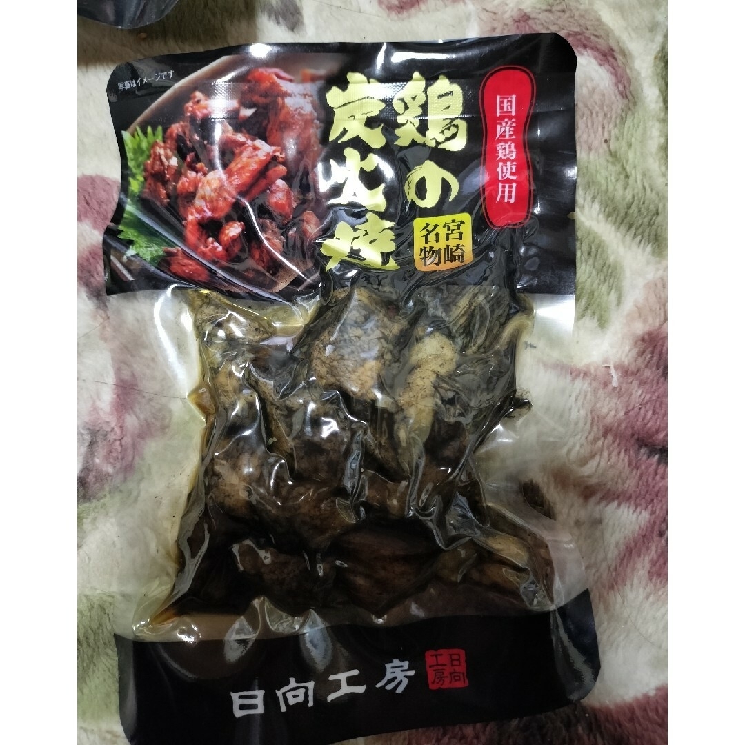 宮崎名物　鶏の炭火焼100g×４袋セット　真空パック 食品/飲料/酒の食品(肉)の商品写真