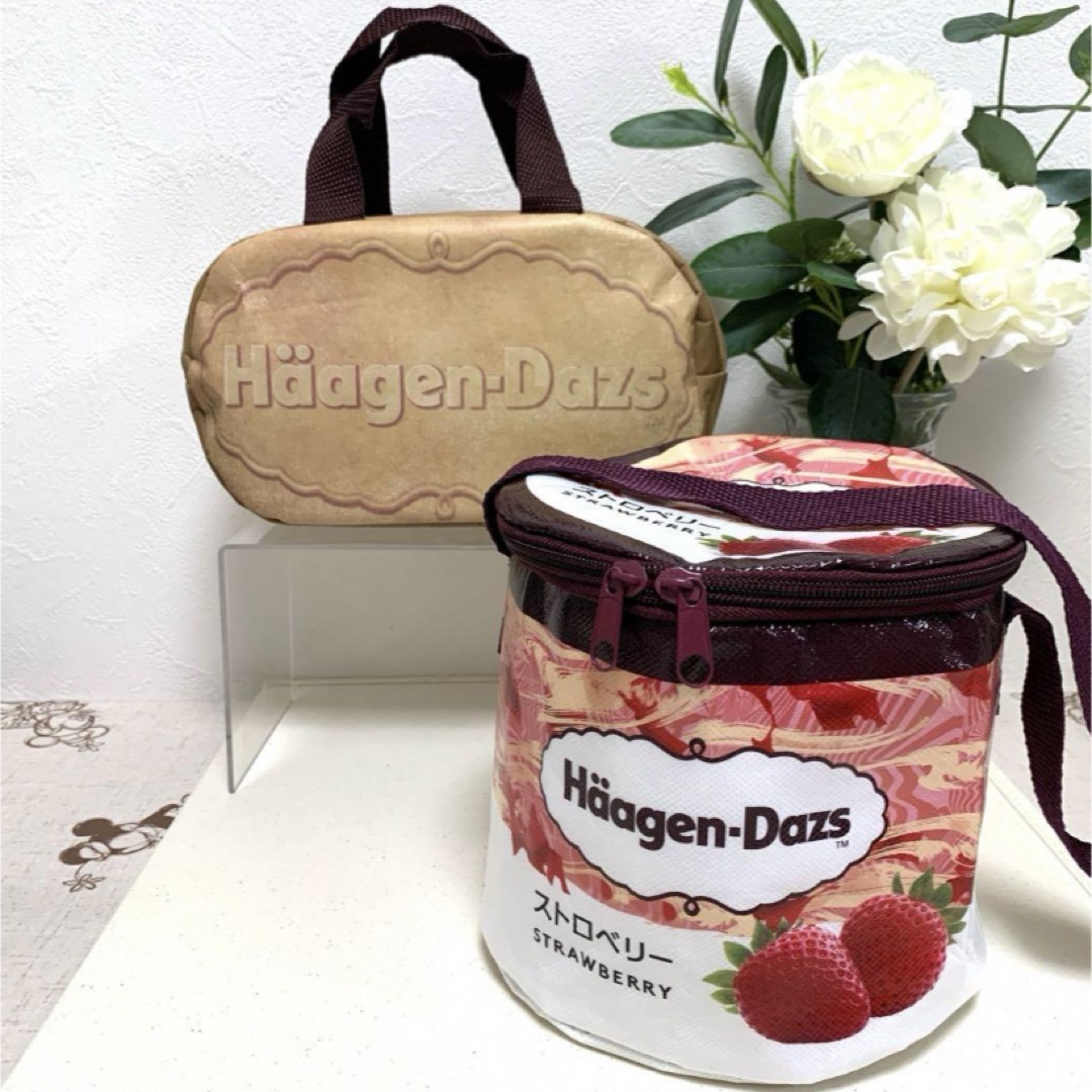 Haagen-Dazs(ハーゲンダッツ)の【未使用】ハーゲンダッツ ◆ 保冷バッグ 2こ　ストロベリー　アイス　いちご インテリア/住まい/日用品のキッチン/食器(弁当用品)の商品写真