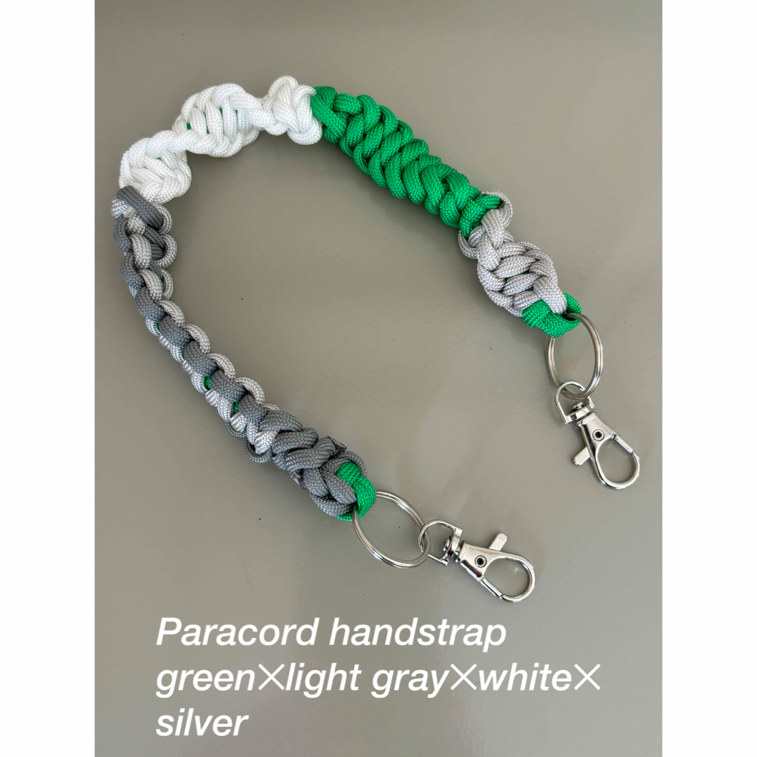 パラコード　ハンドストラップ　Paracord handstrap   ハンドメイドのスマホケース/アクセサリー(スマホストラップ/チャーム)の商品写真