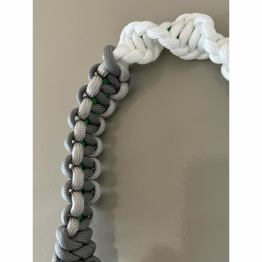 パラコード　ハンドストラップ　Paracord handstrap   ハンドメイドのスマホケース/アクセサリー(スマホストラップ/チャーム)の商品写真