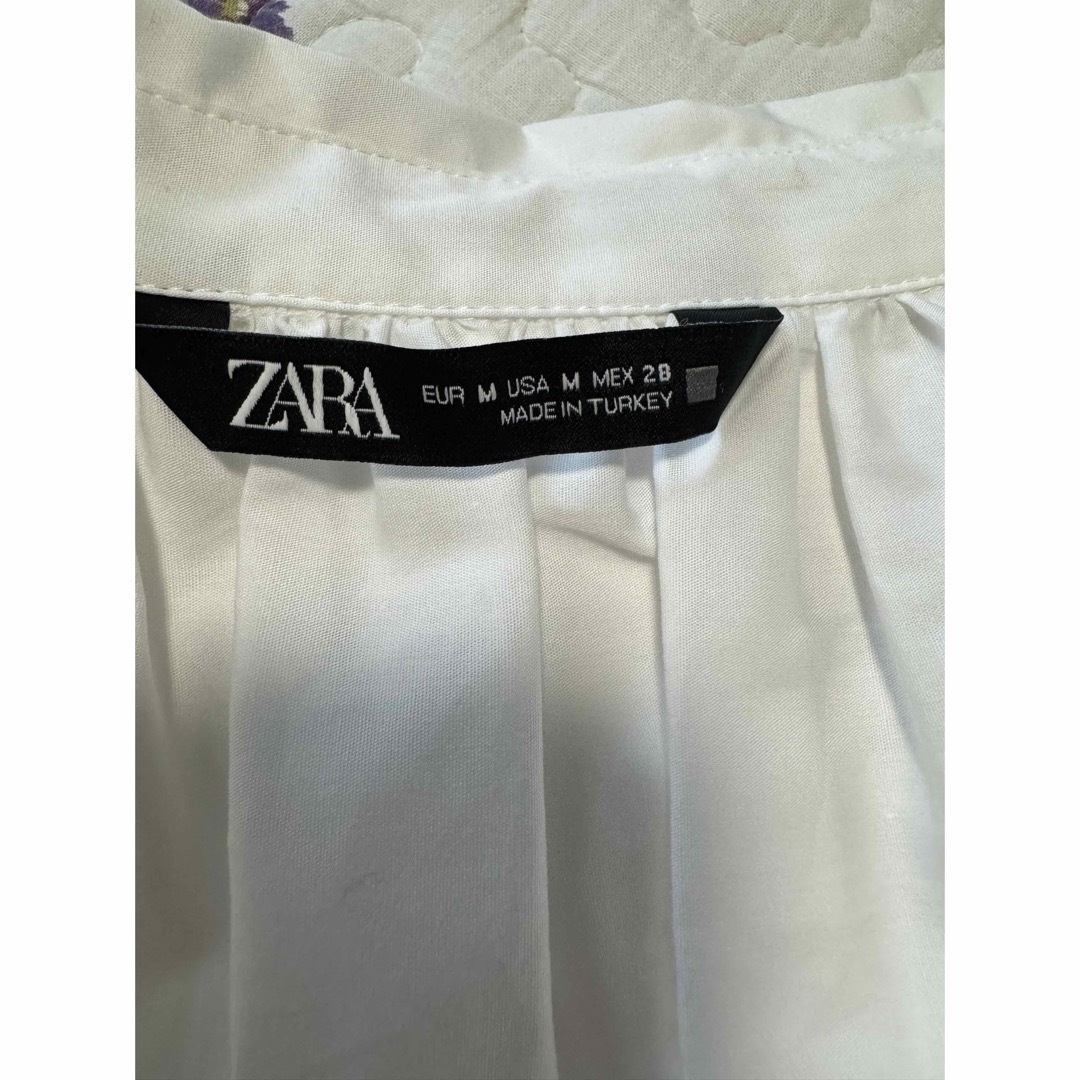 ZARA(ザラ)の✨ZARAの白のブラウス 新品未使用品✨ レディースのトップス(シャツ/ブラウス(長袖/七分))の商品写真