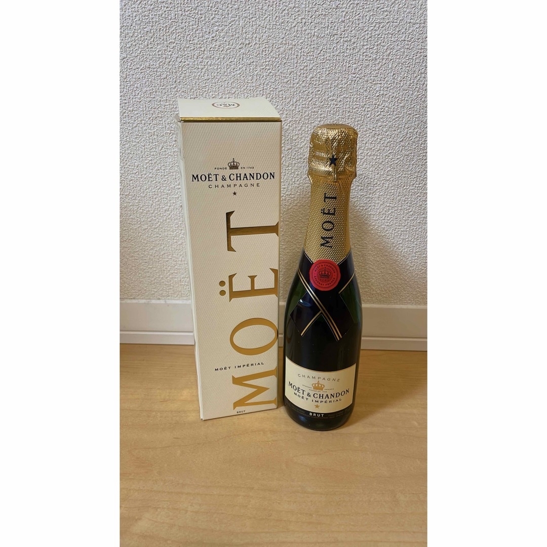 MOËT & CHANDON(モエエシャンドン)の【新品】MOET＆CHANDON モエ アンペリアル　シャンパン　375ml 食品/飲料/酒の酒(シャンパン/スパークリングワイン)の商品写真