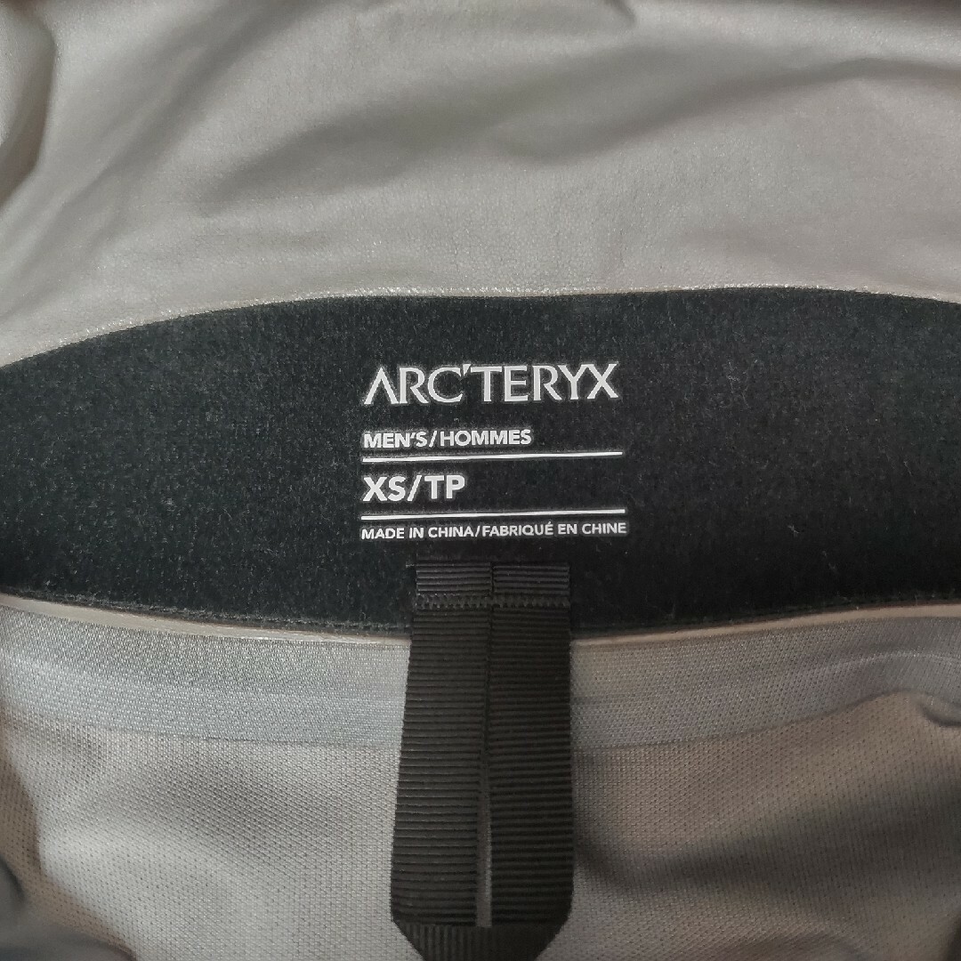 ARC'TERYX(アークテリクス)のアークテリクス ベータ SL ハイブリッド　ゴアテックス　バードエイド付 メンズのジャケット/アウター(マウンテンパーカー)の商品写真