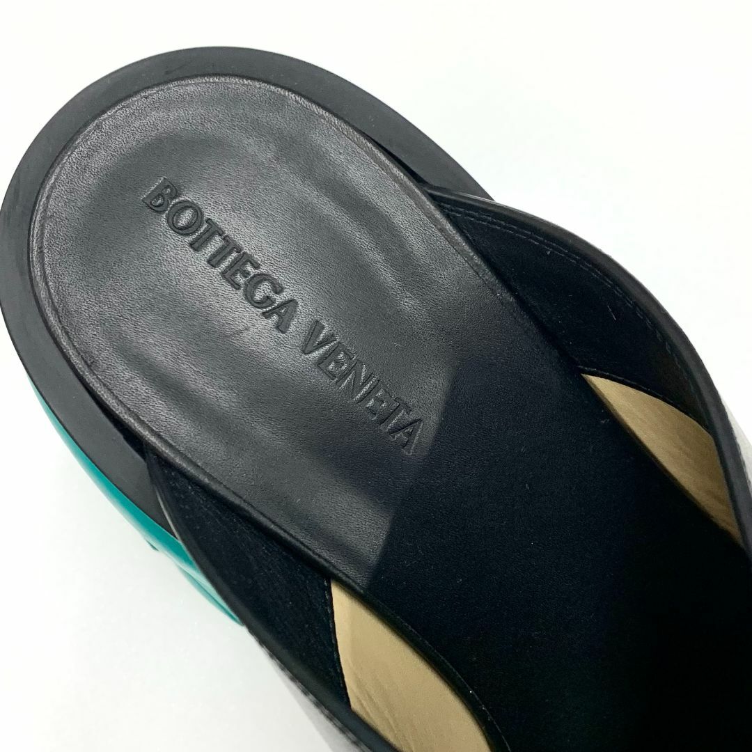 Bottega Veneta(ボッテガヴェネタ)の9307 ボッテガヴェネタ フラッシュ レザー クロッグ サンダル ブラック レディースの靴/シューズ(サンダル)の商品写真