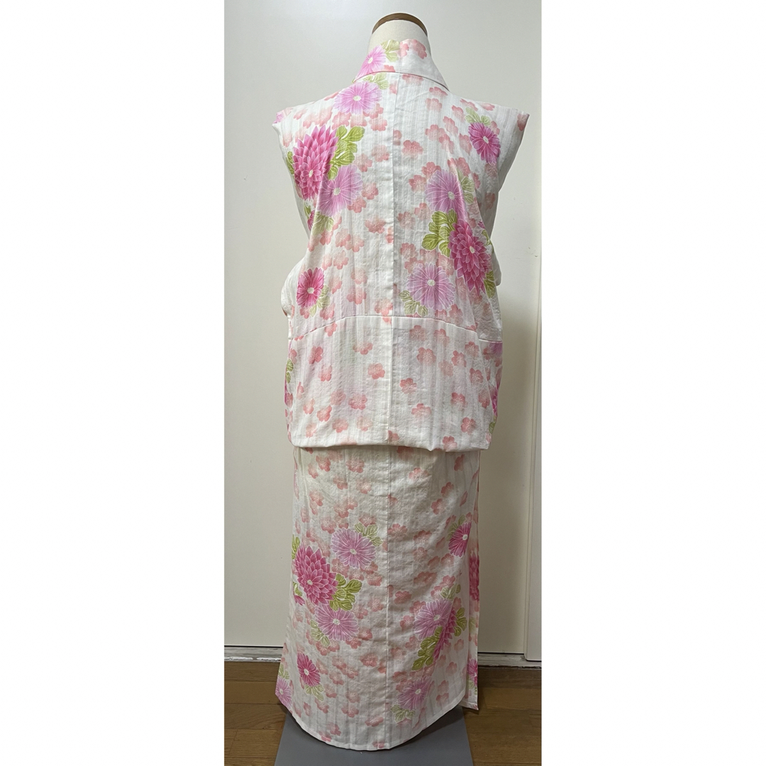 定価30000円呉服屋購入】 浴衣　ゆかた　品が良い白地×芍薬　綿100 洗濯可 レディースの水着/浴衣(浴衣)の商品写真