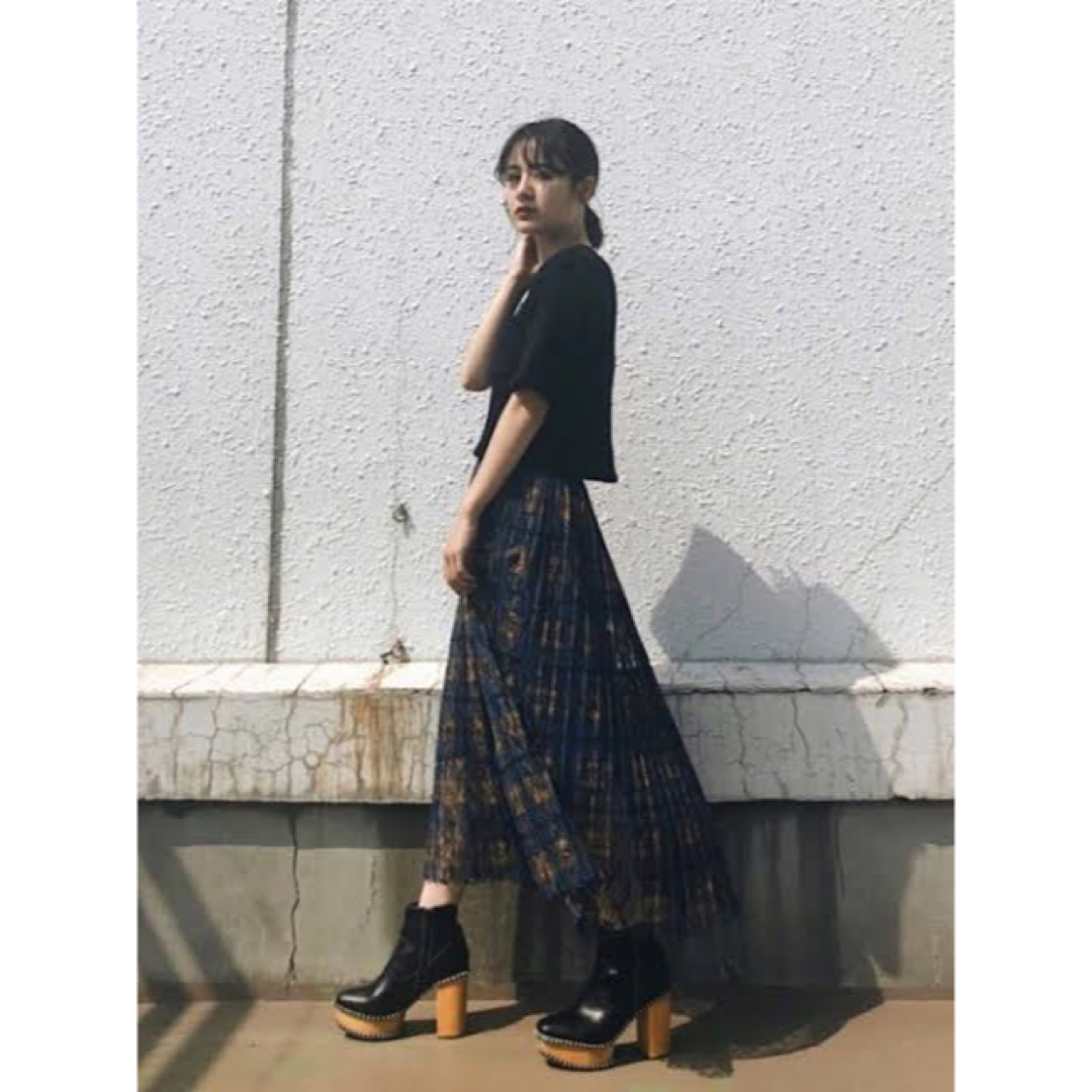 moussy(マウジー)のmoussy マウジー　PLEATED LACE SKIRT レディースのスカート(ロングスカート)の商品写真