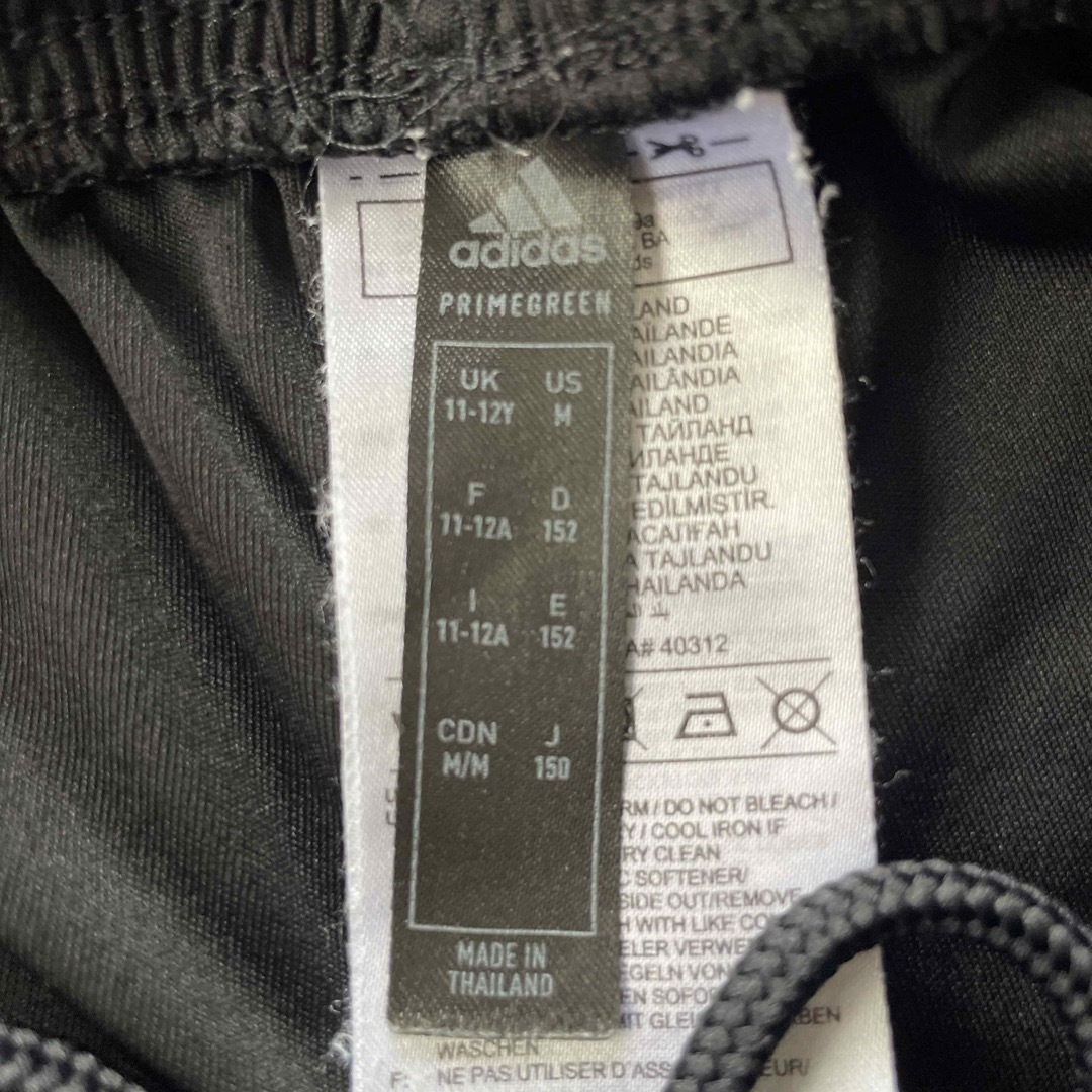 adidas(アディダス)のadidas サッカーパンツ　サイズ150 キッズ/ベビー/マタニティのキッズ服男の子用(90cm~)(その他)の商品写真