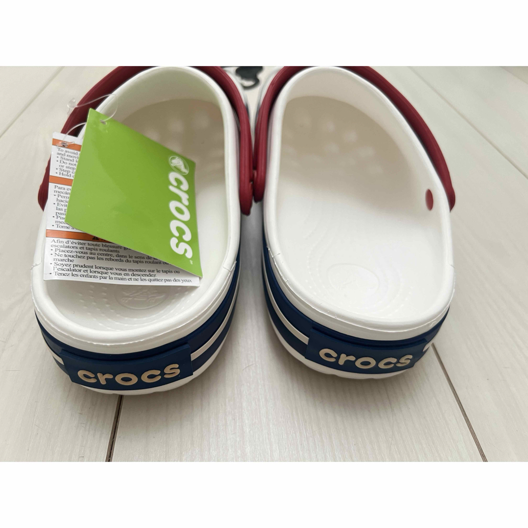 crocs(クロックス)の新品タグ付き 27cmクロックスcrocs クロックバンド ホワイト×レッド系 メンズの靴/シューズ(サンダル)の商品写真