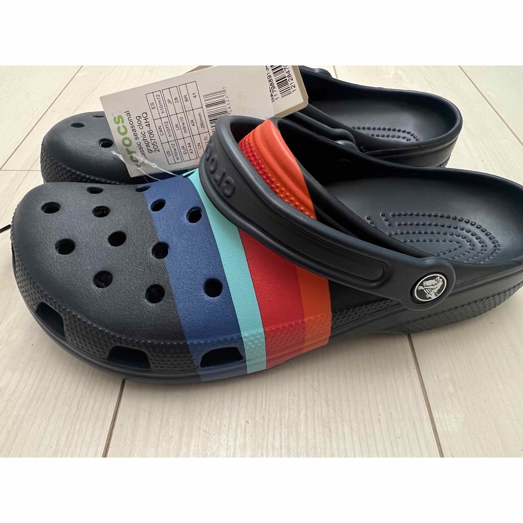 crocs(クロックス)の新品タグ付き 28cmクロックス グラフィックcrocs 系 メンズの靴/シューズ(サンダル)の商品写真