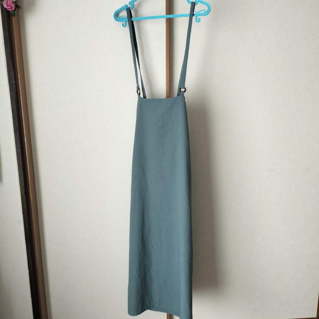 GU(ジーユー)のGU サスペンダー付きAラインスカート レディースのスカート(ロングスカート)の商品写真