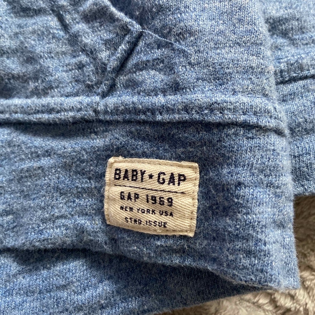 babyGAP(ベビーギャップ)のベビーギャップ パーカー キッズ/ベビー/マタニティのベビー服(~85cm)(シャツ/カットソー)の商品写真