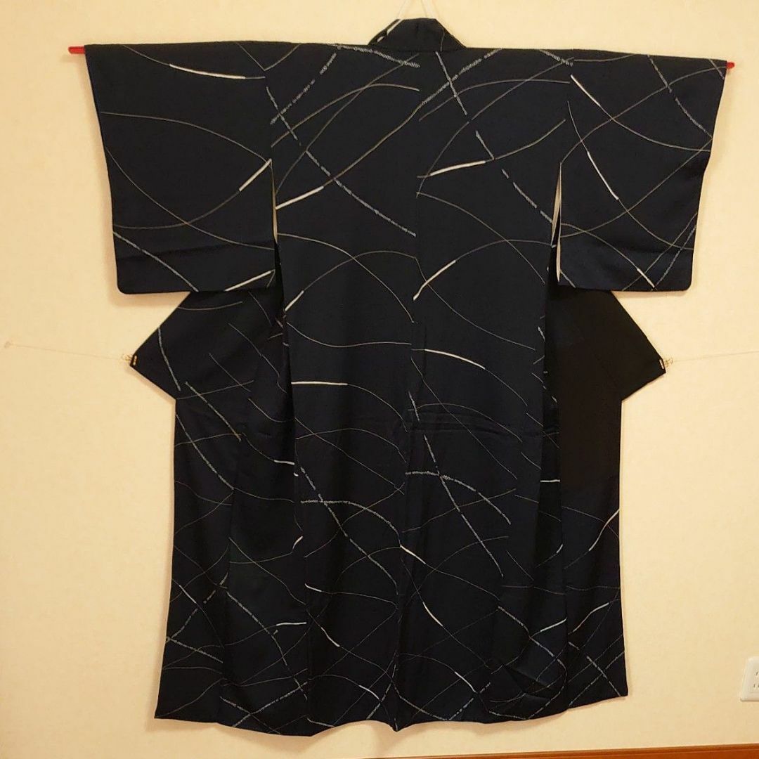 《小紋》　紺色 リサイクル着物 レディースの水着/浴衣(着物)の商品写真