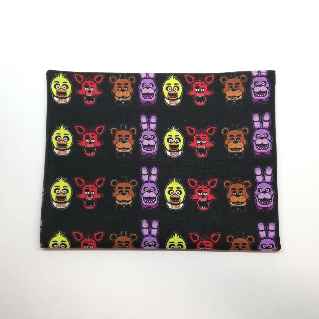 わあ様専用 ランチョンマット 35×45cm FNAF ミニ柄 キッズ/ベビー/マタニティの洗浄/衛生用品(その他)の商品写真