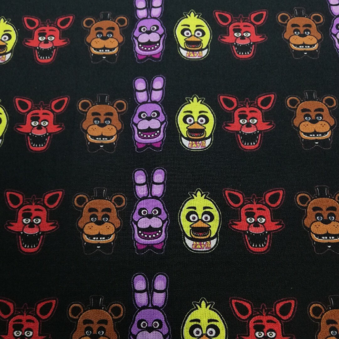 わあ様専用 ランチョンマット 35×45cm FNAF ミニ柄 キッズ/ベビー/マタニティの洗浄/衛生用品(その他)の商品写真