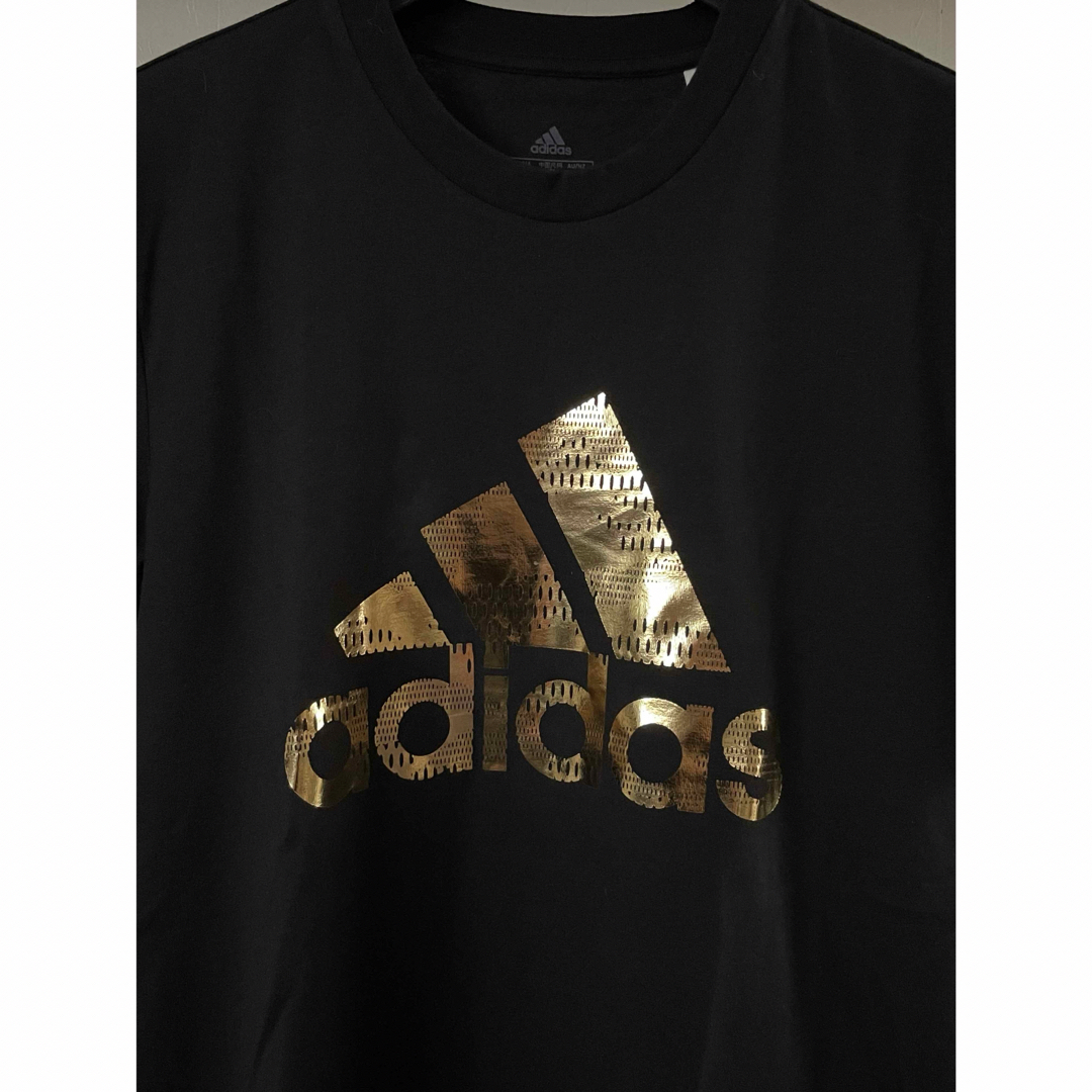 adidas(アディダス)のadidas 派手な銀ロゴ半袖Tシャツ 未使用品 メンズのトップス(Tシャツ/カットソー(半袖/袖なし))の商品写真