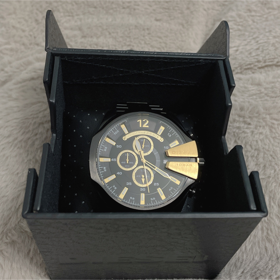 DIESEL(ディーゼル)のDIESEL MEGA CHIEF ブラックゴールド時計 メンズの時計(腕時計(アナログ))の商品写真