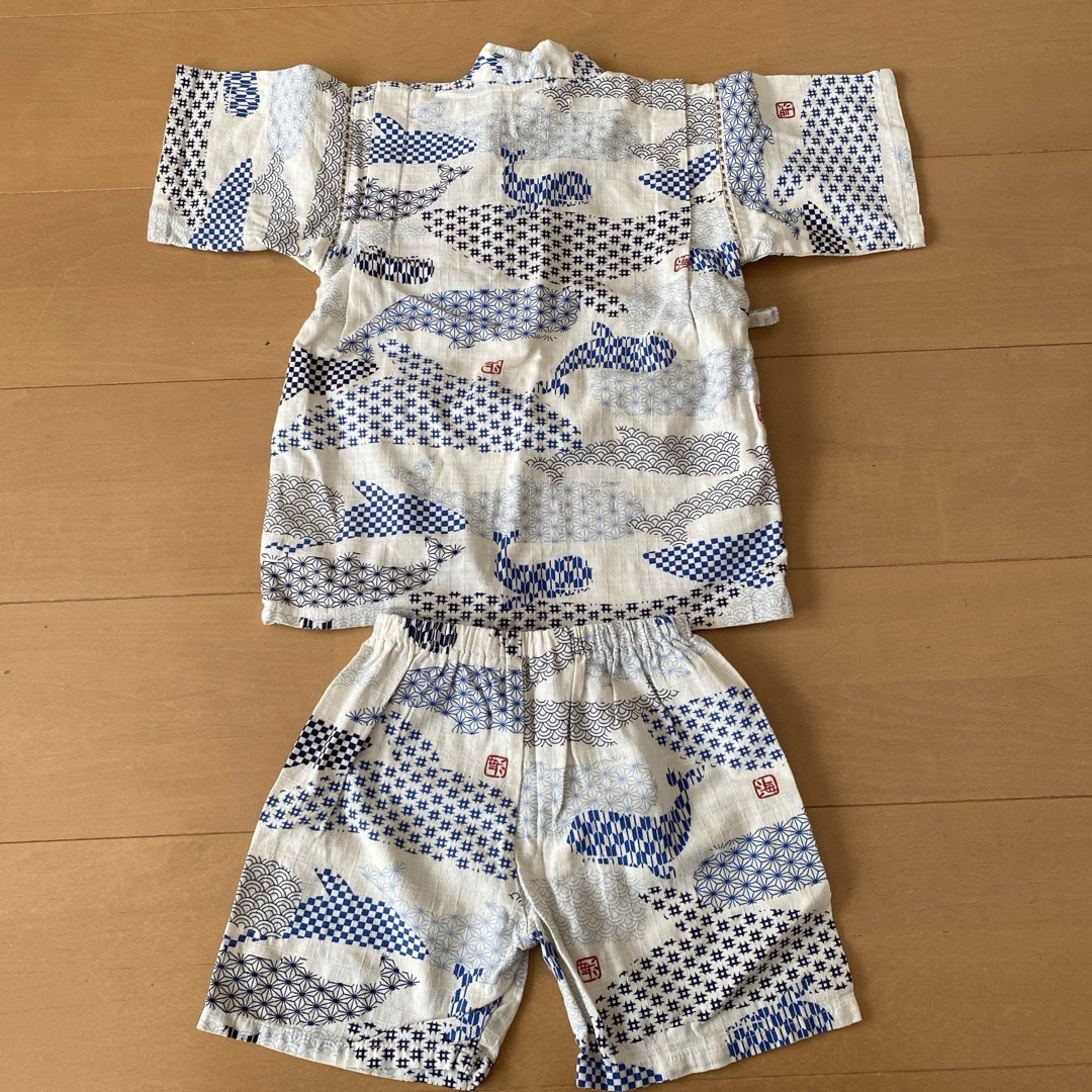 くろわっさんすべべ  100  甚平　セットアップ　くじら キッズ/ベビー/マタニティのキッズ服男の子用(90cm~)(甚平/浴衣)の商品写真